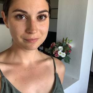 Meet your Posher, Simone